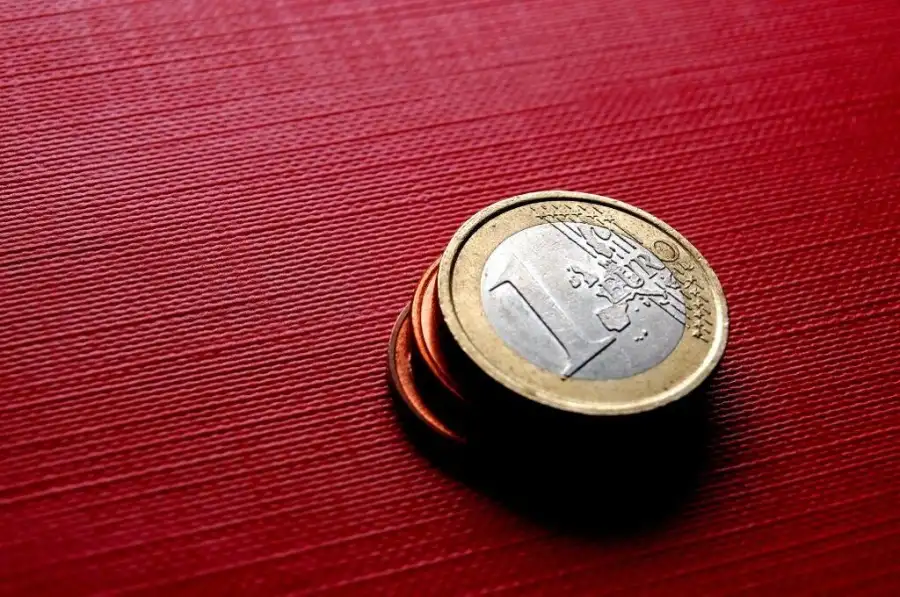 سعر اليورو اليوم الأحد 19-2-2023 في بداية التعاملات بالبنوك المصرية