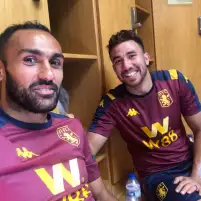 رئيس أستون فيلا: تريزيجيه ساهم في بقائنا بالدوري الإنجليزي