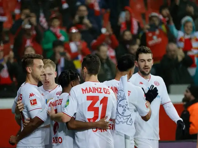 ماينز يفوز على ليفركوزن في الدوري الألماني
