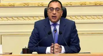 مصر توقع أول 3 اتفاقيات ملزمة لتصنيع السيارات مع "نيسان وجنرال موتورز وستنالتس"