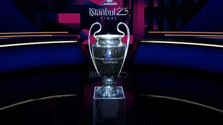 محرز ينافس فينيسيوس وثنائي الكالتشيو على جائزة الأفضل في دوري الأبطال