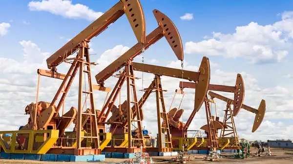 24 فبراير 2023.. النفط يرتفع مدعوما بمخاوف خفض الإمدادات الروسية