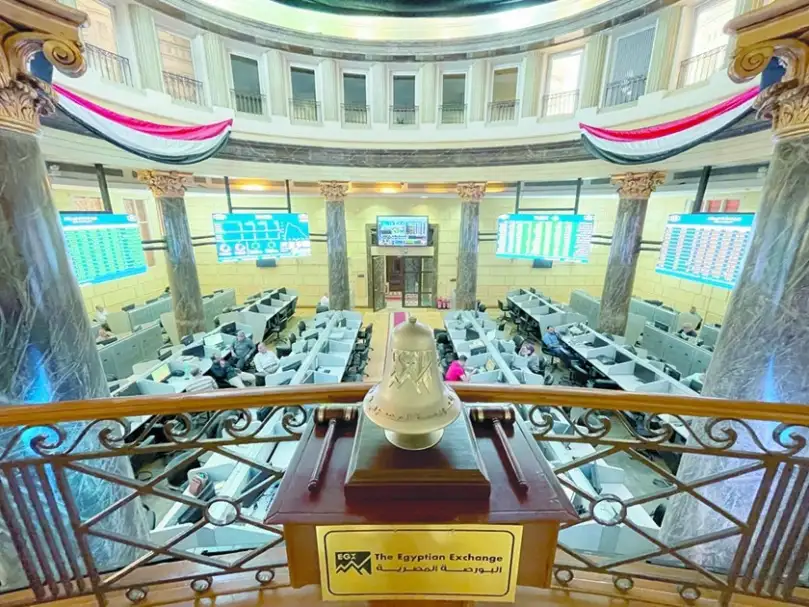 محللون: «استمرار رفع الفائدة» و«سعر الصرف» يضغطان على البورصة