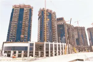 الإسكان: ورديات على مدار الـ24 ساعة للانتهاء من مشروعات المنطقة الشاطئية بالعلمين الجديدة