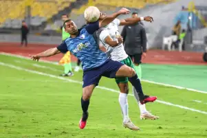 باتشيكو يعلن قائمة بيراميدز لمواجهة الزمالك في الدوري الممتاز
طباعة

محمد عاطف
نشر في: الخميس 2 مارس 2023 - 6:54 م | آخر تحديث: الخميس 2 مارس 2023 - 6:54 م
أعلن البرتغالي جايمي باتشيكو المدير الفني لفريق نادي بيراميدز، قائمة مباراة الزمالك في الدوري الممتاز.

ويحل الزمالك ضيفا على بيراميدز في السابعة من مساء الجمعة على استاد الدفاع الجوي في إطار مباريات الجولة 20 من الدوري.

وجاءت القائمة على النحو التالي:

حراسة المرمى: أحمد الشناوي - شريف إكرامي - يوسف نادر 

الدفاع: علي جبر - أسا
