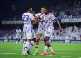 العين يواصل انتفاضته ويتصدر الدوري الإماراتي بثلاثية في دبا الفجيرة