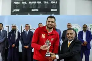 محمد عادل يفوز بجائزة أفضل حائط صد في البطولة العربية للطائرة