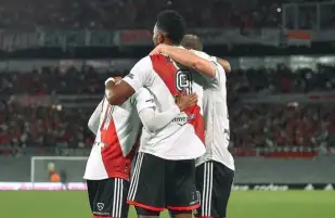 ريفر بليت يفوز على لانوس في الدوري الأرجنتيني