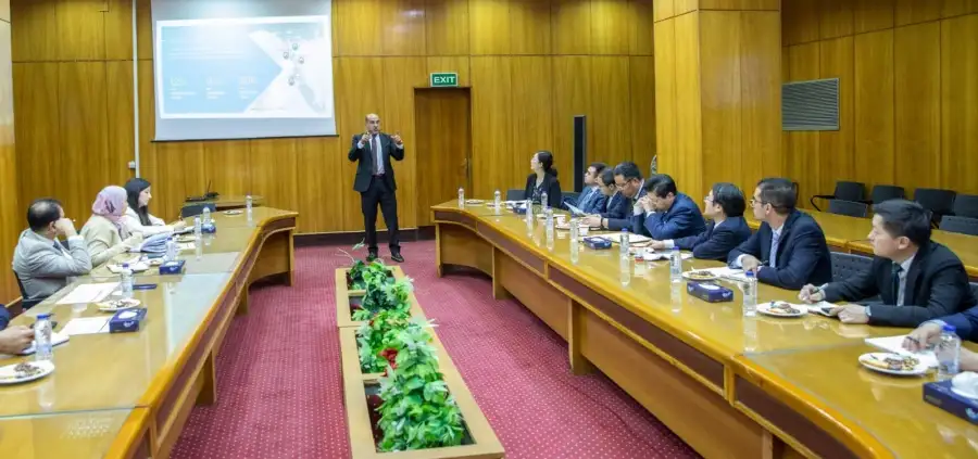 وفد صيني يبحث ضخ استثمارات بالمنطقة الاقتصادية لقناة السويس