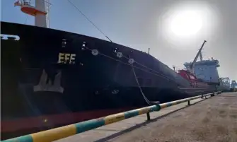 شحن 100 ألف طن كلينكر من شرق بورسعيد لإفريقيا