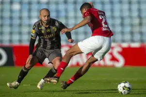 فيتوريا جيماريش يضاعف جراح سانتا كلارا في الدوري البرتغالي