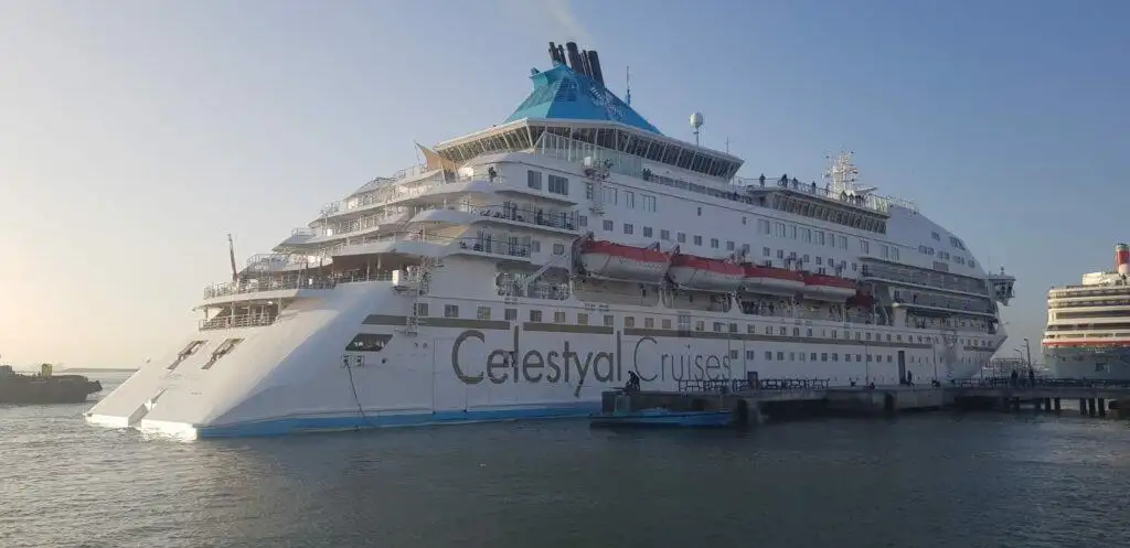 المنطقة الاقتصادية لقناة السويس: السفينة CELESTYAL CRYSTAL تصل ميناء بورسعيد السياحي