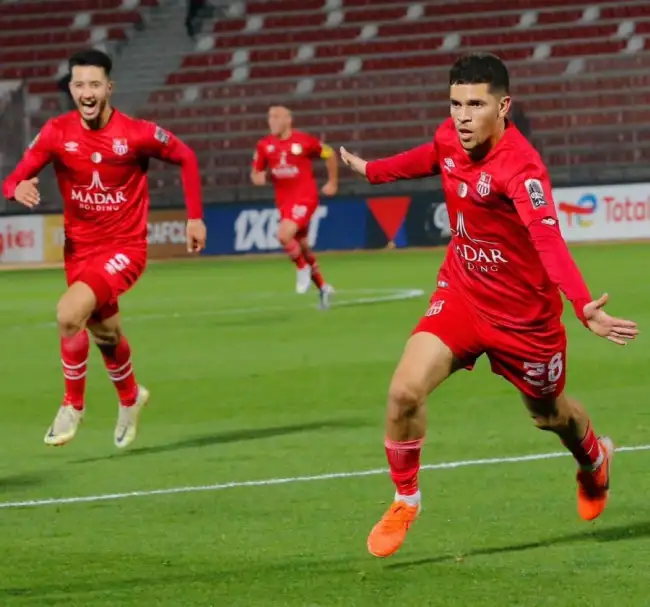 بلوزداد يهزم المريخ ويشعل المنافسة في مجموعة الزمالك بدوري الأبطال