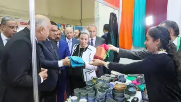 وزيرة البيئة تشارك في افتتاح معرض أيادي مصر للمنتجات اليدوية والتراثية
