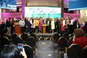 سفير السويد وممثلو مؤسسات دولية يشاركون في افتتاح جلسة تداول البورصة بمناسبة يوم المرأة