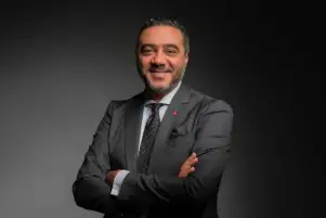 أيمن عصام: فودافون كاش لم تتوقف.. ومتوسط أموال المحافظ المالية لكافة الشركات يصل إلى 700 مليار جنيه سنويًا