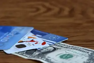 سعر الدولار اليوم الإثنين 13-3-3023 مقابل الجنيه في بداية التعاملات بالبنوك