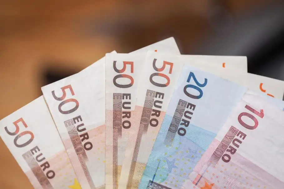 سعر اليورو اليوم الإثنين 13-3-2023 ببداية التعاملات في البنوك المصرية