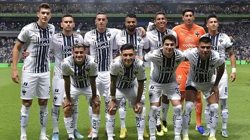 مونتيري يواصل تربعه في صدارة الدوري المكسيكي بالفوز على باتشوكا