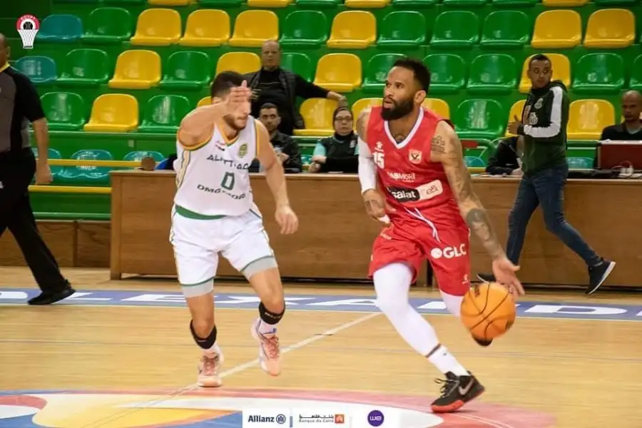 الاتحاد يهزم الأهلي ويتصدر دوري سوبر السلة