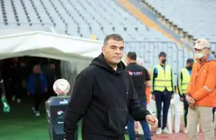 الجمل يظهر العين الحمراء للاعبي الإسماعيلي