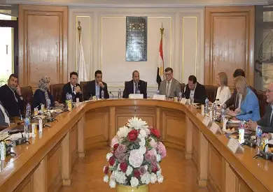 وفد من رجال الأعمال الروس يزور غرفة القاهرة لبحث زيادة التبادل التجاري والاستثماري