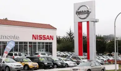 نيسان تستهدف توحيد أسعار سيارات البنزين والسيارات الهجين بحلول 2026
