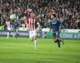 فيورنتينا الإيطالي وليش بوزنان البولندي يتأهلان لدور الثمانية بدوري المؤتمر الأوروبي