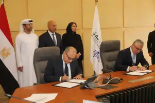 توقيع العقد النهائي لتشغيل وإدارة وصيانة للمحطة متعددة الأغراض بميناء سفاجا بين موانئ البحر الأحمر وشركة موانئ أبوظبي