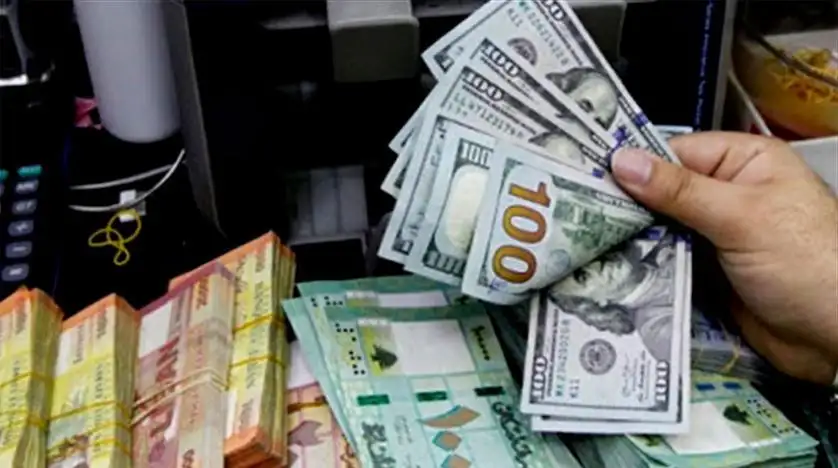 المركزي اللبناني سيبدأ بيع دولارات لوضع حد لتراجع سعر صرف الليرة