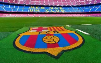 برشلونة مهدد بالغياب عن المشاركة في البطولات الأوروبية