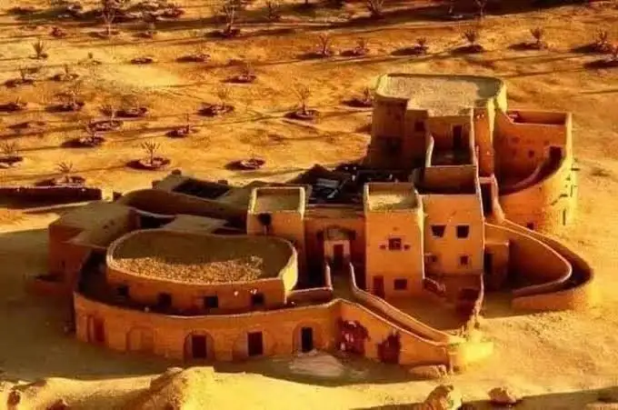 وزير السياحة يعتمد اشتراطات ومعايير تقييم الفنادق البيئية: تُصنف بنجمة أو نجمتين أو ثلاثة نجوم
