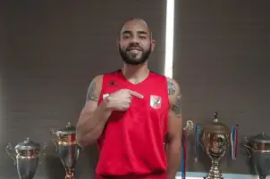 رسميا .. الأمريكي طومسون بديلا لوالتر هودج في سلة الأهلي