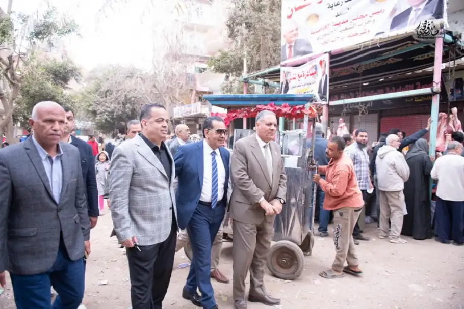 تنفيذا لمبادرة" مع الناس" الشعب الجمهوري يفتح شوادر لبيع السلع واللحوم بالبدرشين والحوامدية وأبو النمرس