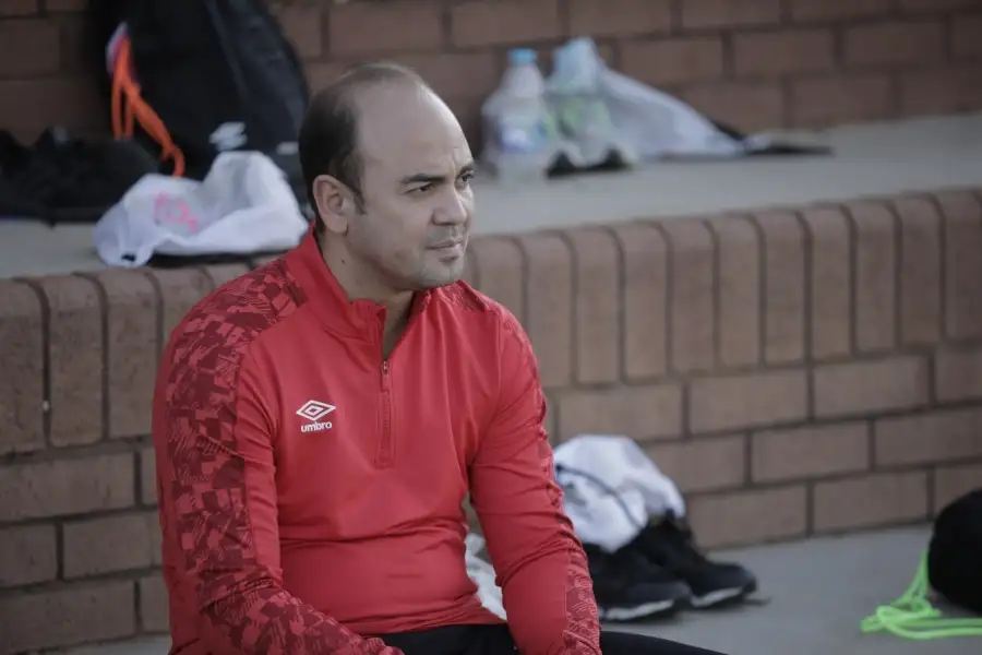 أحمد أبو عبلة يتواصل مع طبيب المنتخب للاطمئنان على لاعبي الأهلي