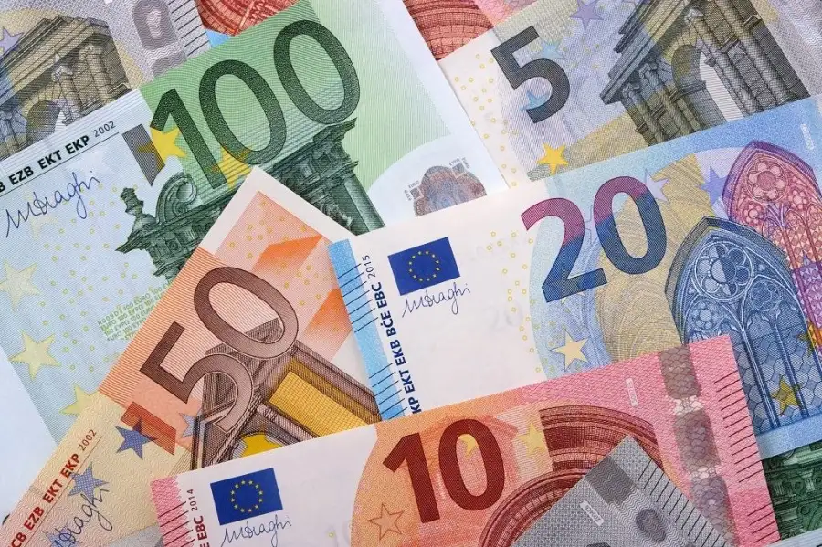 سعر اليورو اليوم الثلاثاء 28-3-2023 مقابل الجنيه المصري في بداية التعاملات بالبنوك
