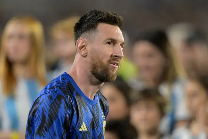 نجم الهلال يؤكد: ميسي يقترب بقوة من الانتقال للدوري السعودي