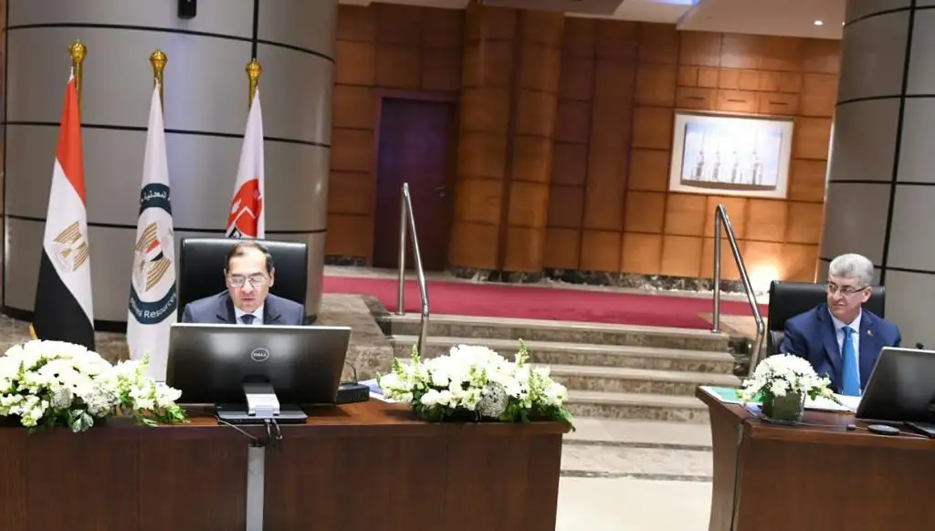 وزير البترول: الاهتمام بتطوير الكوادر البشرية والتحديث المستمر للاصول والمعدات سبب الأداء الناجح