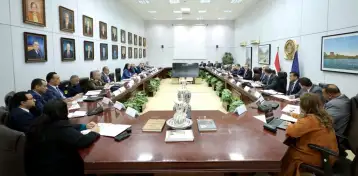 وزير السياحة والآثار يترأس الاجتماع الرابع للجنة الدائمة لتراخيص المنشآت الفندقية والسياحية