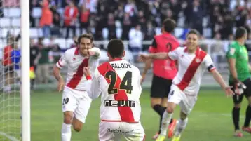 فالنسيا يتعادل بصعوبة مع فايكانو بالدوري الإسباني