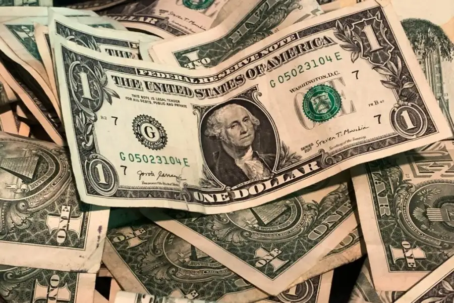 سعر الدولار اليوم الخميس 6-4-2023 في بداية التعاملات بالبنوك في مصر