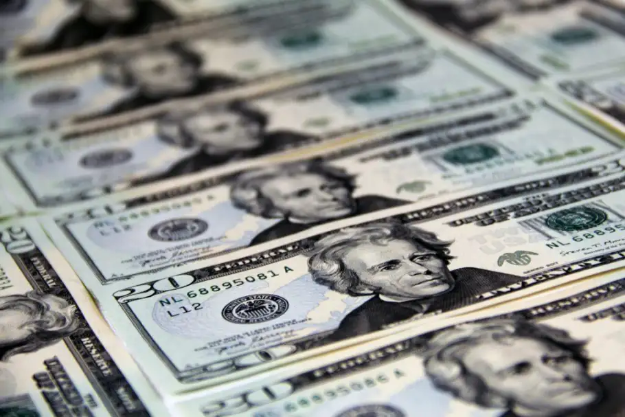سعر الدولار اليوم الأحد 9-4-2023 ببداية التعاملات الصباحية في البنوك