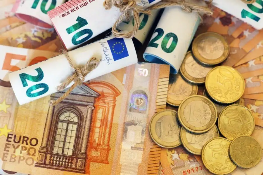 سعر اليورو اليوم الثلاثاء 18-4-2023 في بداية التعاملات بالبنوك