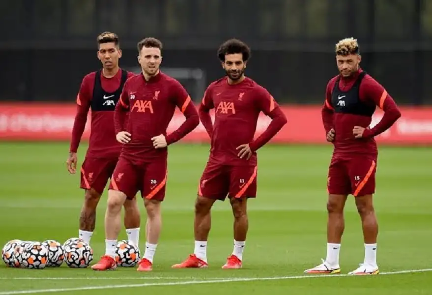 تقارير.. نجم ليفربول يفضل الانتقال لبرشلونة على عملاقي الكالتشيو
