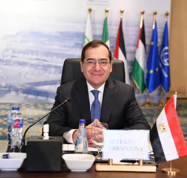 البترول تستهدف الوصول إلى 1000 محطة لتموين السيارات بالغاز الطبيعي