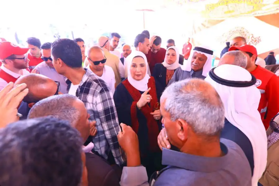 وزيرة التضامن تشارك في افتتاح سباق الهجن بمدينة العريش