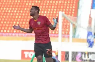 مدرب سيراميكا يكشف سبب غياب أحمد ياسر ريان عن مواجهة الزمالك