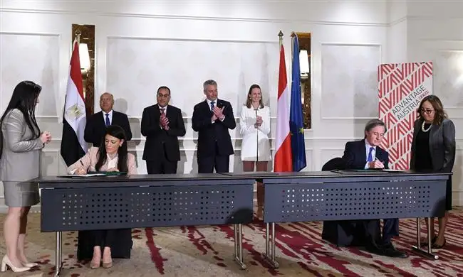 مدبولي ومستشار النمسا يشهدان مراسم توقيع خطاب نوايا بشأن تعزيز التعاون الاقتصادي بين البلدين