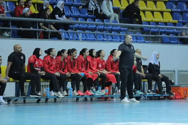 مدرب سيدات الأهلي: نستحق التتويج بدوري اليد