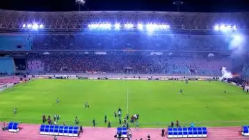 كاف يمنح الترجي مهلة أخيرة للسيطرة على الاشتباكات في مباراة شبيبة القبائل